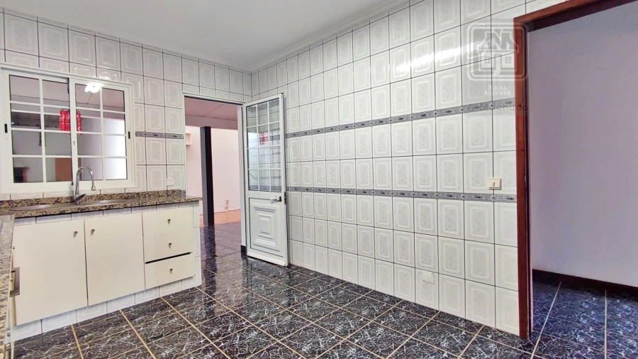 Moradia T3 para Venda em Pico da Pedra Foto 22