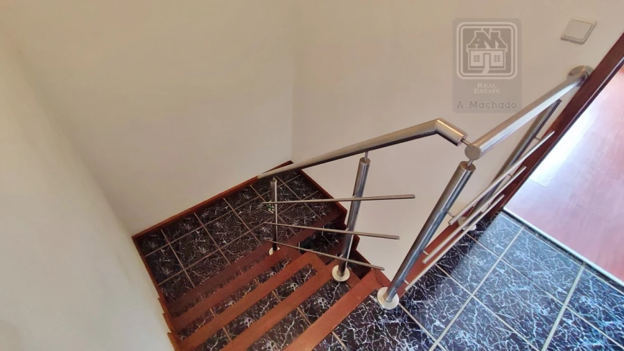 Moradia T3 para Venda em Pico da Pedra Foto 29