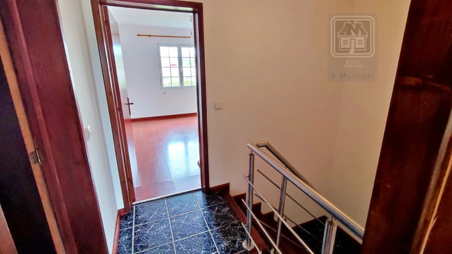 Moradia T3 para Venda em Pico da Pedra Foto 30