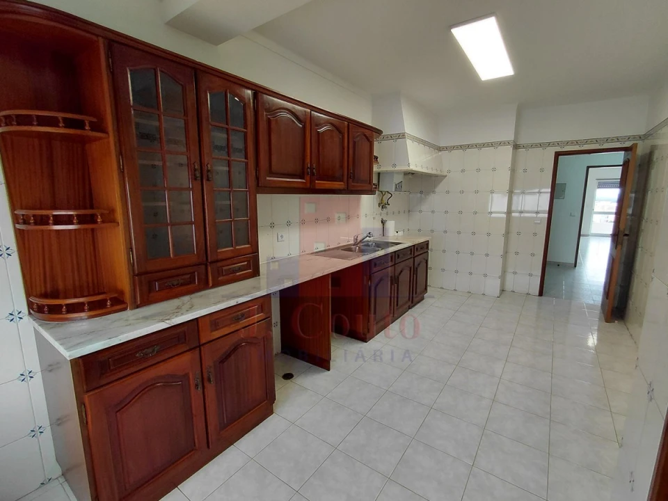 Apartamento T3 para Arrendamento em Nossa Senhora do Pópulo, Coto e São Gregório Foto 6