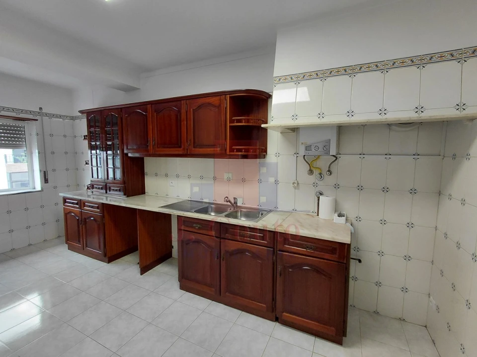 Apartamento T3 para Arrendamento em Nossa Senhora do Pópulo, Coto e São Gregório Foto 7