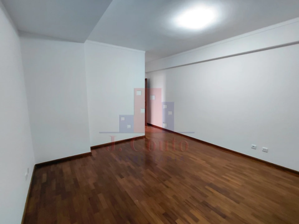 Apartamento T3 para Arrendamento em Nossa Senhora do Pópulo, Coto e São Gregório Foto 19