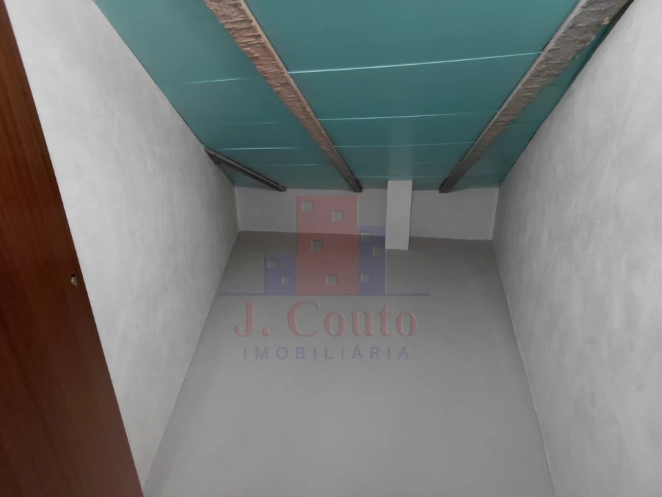 Apartamento T3 para Arrendamento em Nossa Senhora do Pópulo, Coto e São Gregório Foto 21