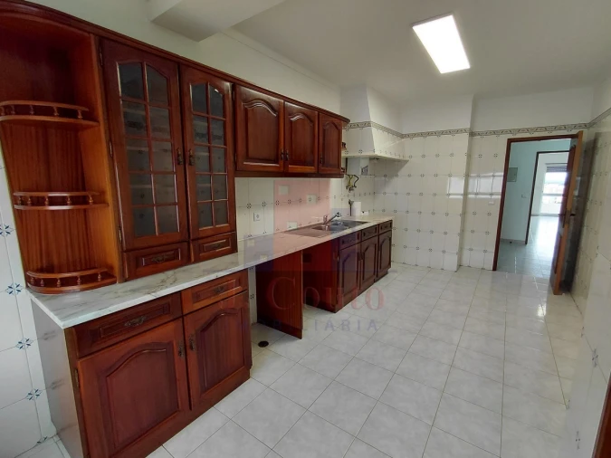 Apartamento T3 para Arrendamento em Nossa Senhora do Pópulo, Coto e São Gregório Foto 6