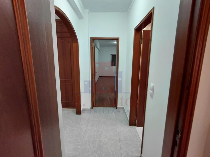 Apartamento T3 para Arrendamento em Nossa Senhora do Pópulo, Coto e São Gregório Foto 14