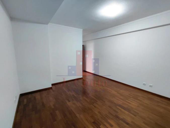 Apartamento T3 para Arrendamento em Nossa Senhora do Pópulo, Coto e São Gregório Foto 19