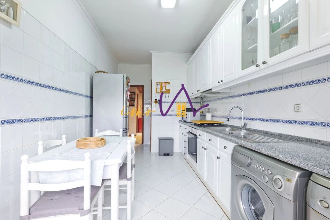 Apartamento T3 para Venda em Póvoa de Santa Iria e Forte da Casa Foto 9