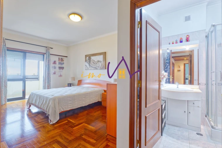 Apartamento T3 para Venda em Póvoa de Santa Iria e Forte da Casa Foto 16