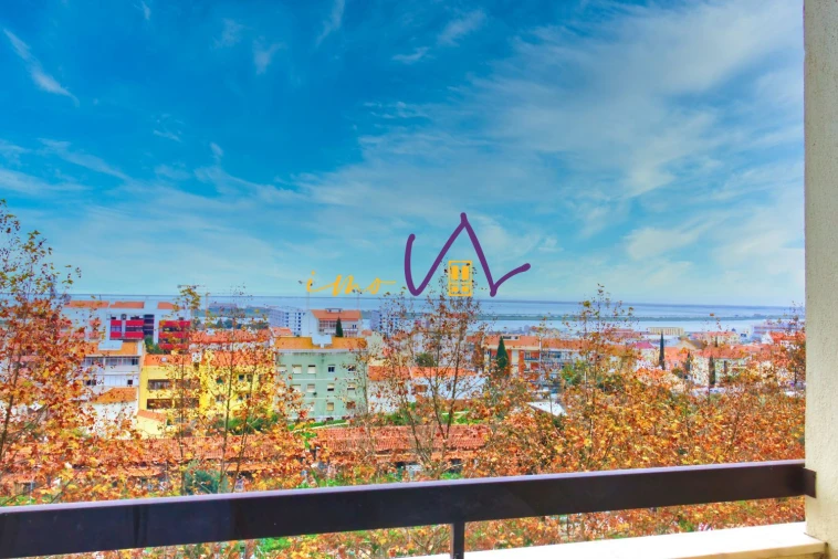 Apartamento T3 para Venda em Póvoa de Santa Iria e Forte da Casa Foto 4