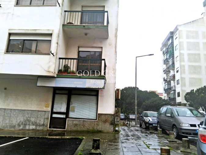 Loja para Arrendamento em Rio de Mouro Foto 16