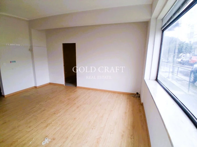 Loja para Arrendamento em Rio de Mouro Foto 6