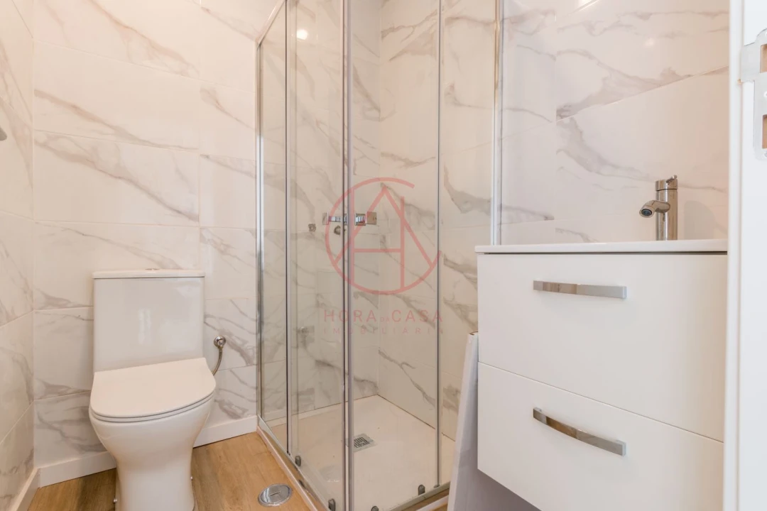 Apartamento T4 para Venda em Almada, Cova da Piedade, Pragal e Cacilhas Foto 12