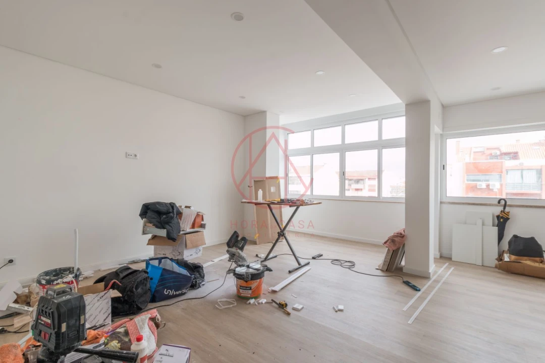 Apartamento T4 para Venda em Almada, Cova da Piedade, Pragal e Cacilhas Foto 3