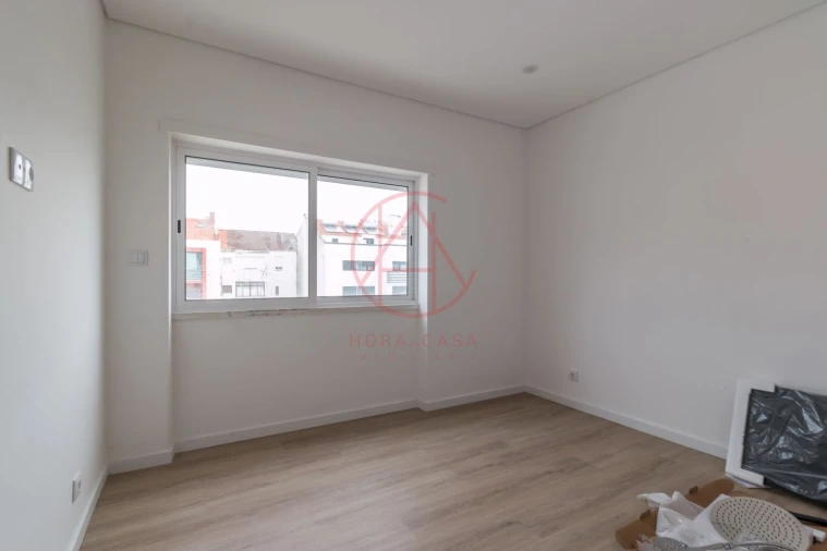 Apartamento T4 para Venda em Almada, Cova da Piedade, Pragal e Cacilhas Foto 8