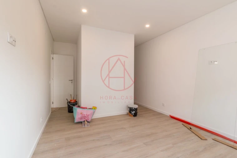 Apartamento T4 para Venda em Almada, Cova da Piedade, Pragal e Cacilhas Foto 24