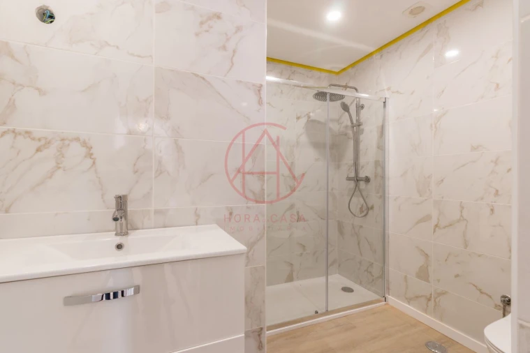 Apartamento T4 para Venda em Almada, Cova da Piedade, Pragal e Cacilhas Foto 30