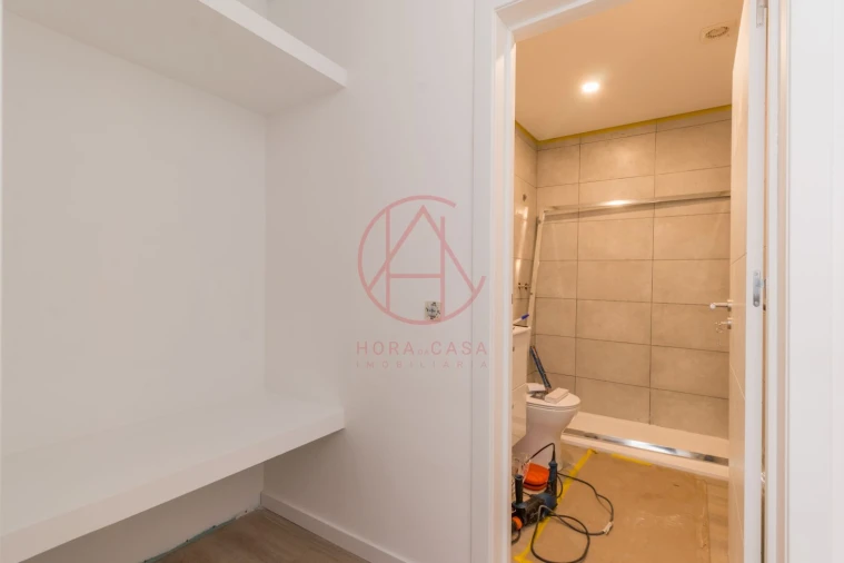 Apartamento T4 para Venda em Almada, Cova da Piedade, Pragal e Cacilhas Foto 26