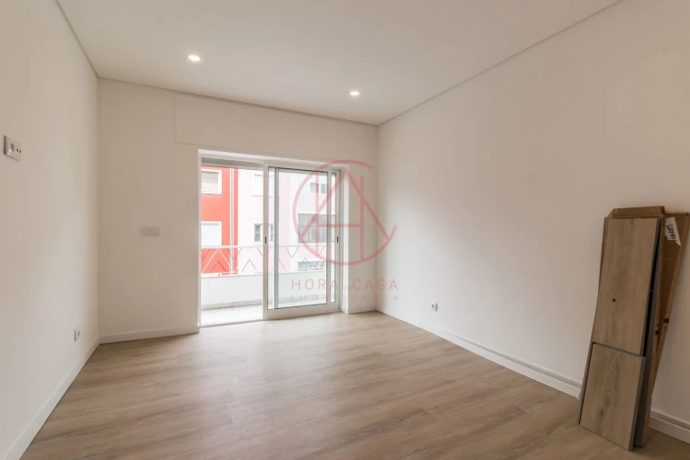 Apartamento T4 para Venda em Almada, Cova da Piedade, Pragal e Cacilhas Foto 15