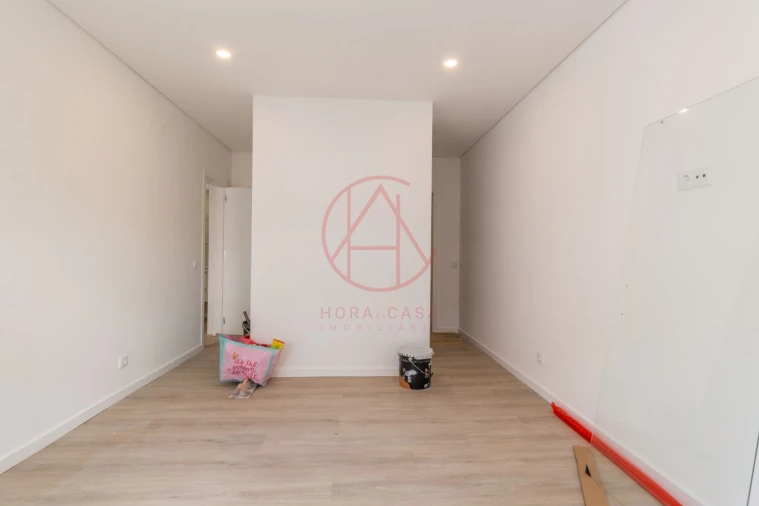 Apartamento T4 para Venda em Almada, Cova da Piedade, Pragal e Cacilhas Foto 25