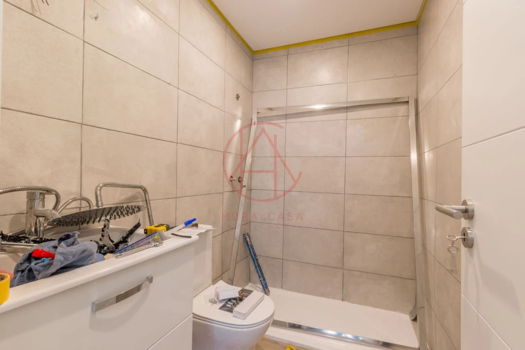 Apartamento T4 para Venda em Almada, Cova da Piedade, Pragal e Cacilhas Foto 28