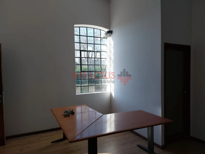 Loja para Arrendamento em Aveleda Foto 14