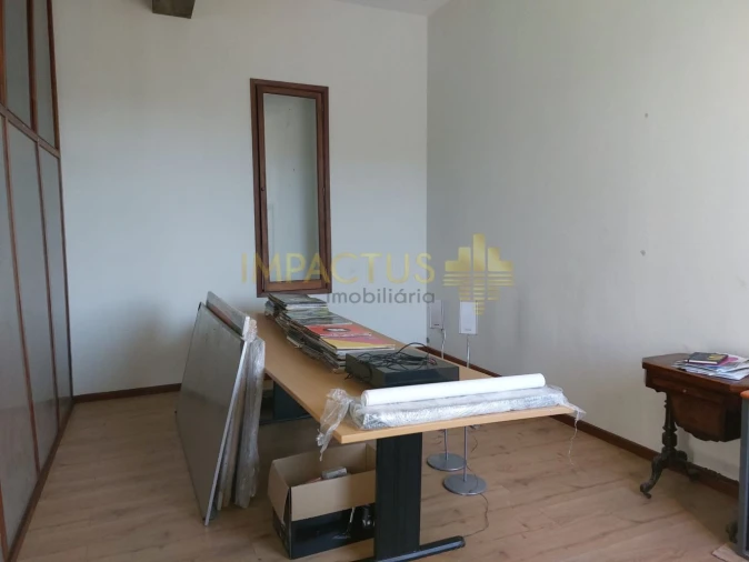 Loja para Arrendamento em Aveleda Foto 6