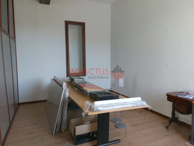 Loja para Arrendamento em Aveleda Foto 6