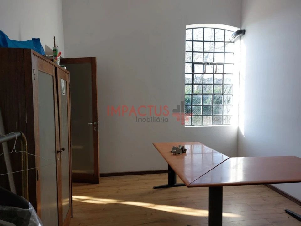 Loja para Arrendamento em Aveleda Foto 13