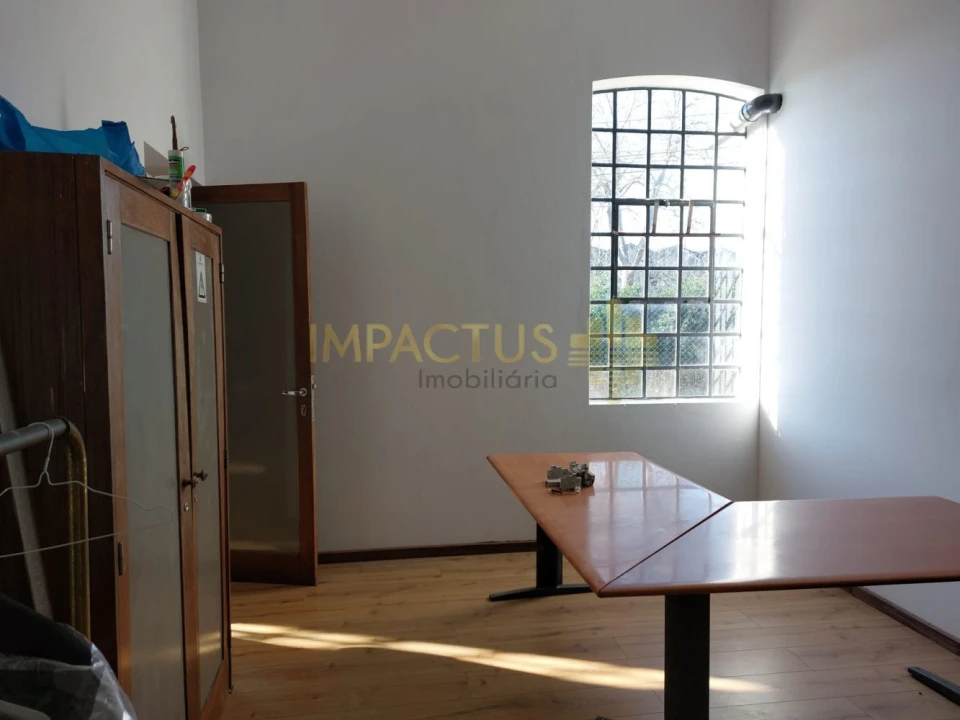 Loja para Arrendamento em Aveleda Foto 13