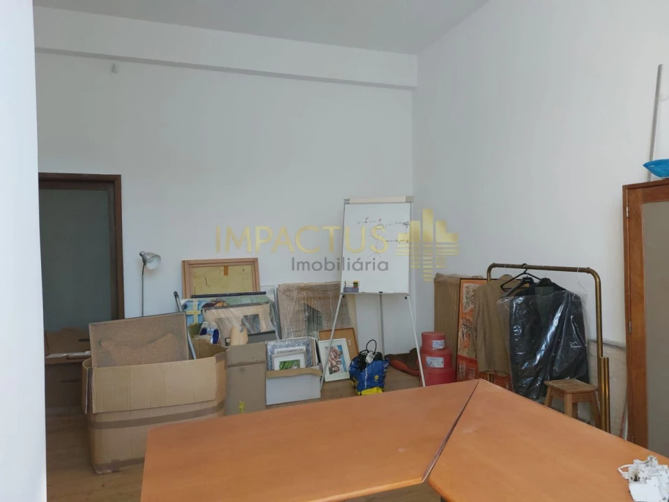 Loja para Arrendamento em Aveleda Foto 12