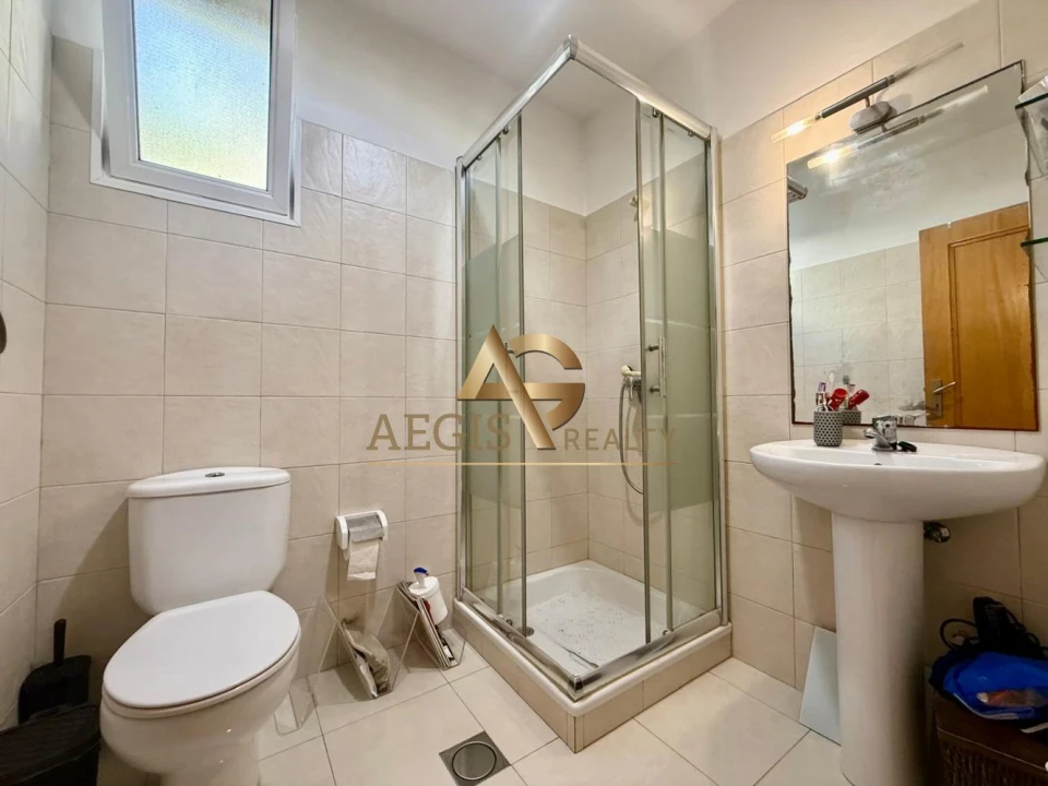 Apartamento T2 para Venda em Santo Antonio Foto 16