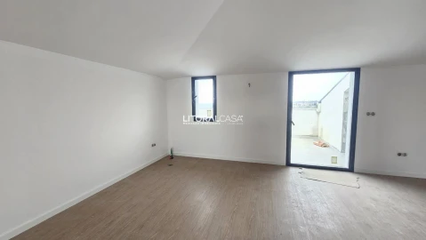 Apartamento T2 para Venda em Esgueira