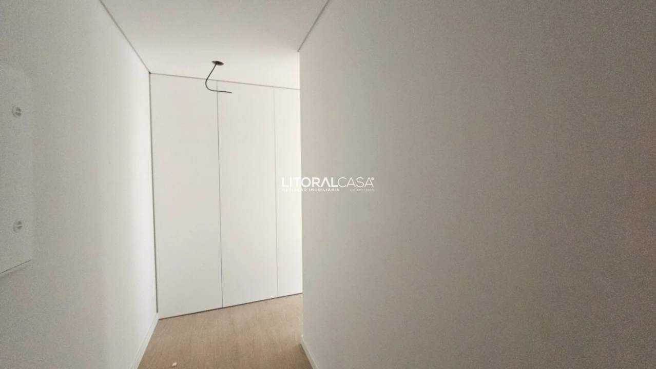 Apartamento T1 para Venda em Esgueira Foto 1