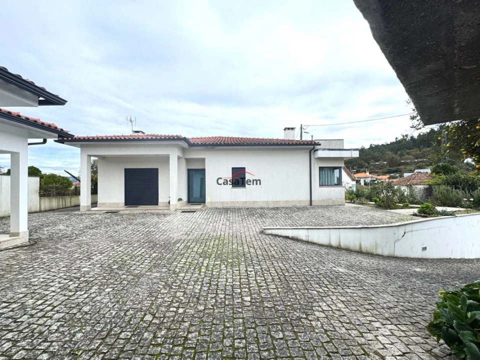 Moradia T3 para Venda em Fataunços e Figueiredo das Donas Foto 23