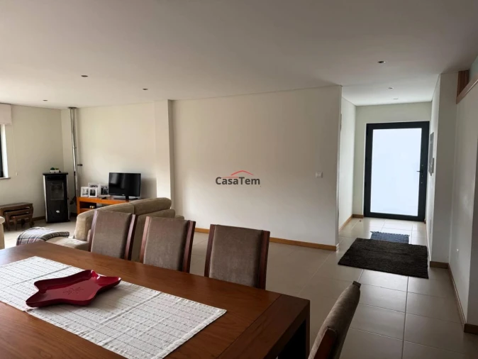 Moradia T3 para Venda em Fataunços e Figueiredo das Donas Foto 7