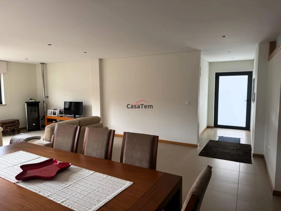 Moradia T3 para Venda em Fataunços e Figueiredo das Donas Foto 7