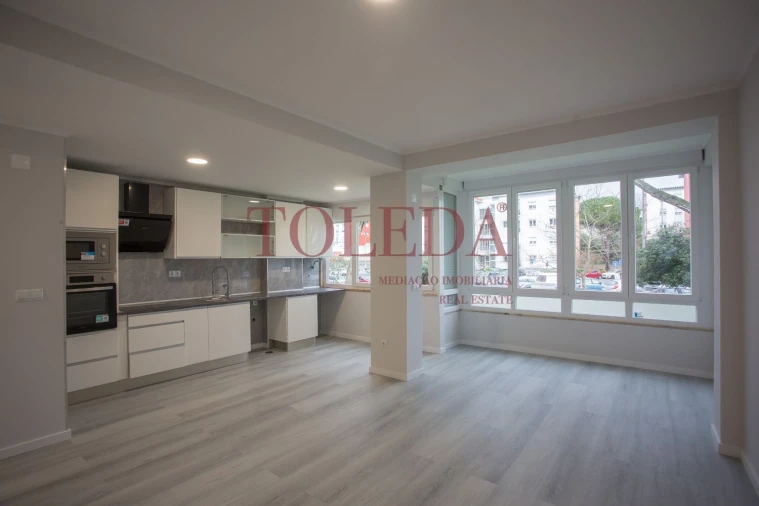 Apartamento T2 para Venda em Oeiras e São Julião da Barra, Paço de Arcos e Caxias Foto 1