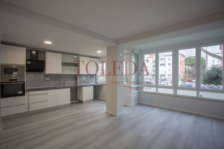 Apartamento T2 para Venda em Oeiras e São Julião da Barra, Paço de Arcos e Caxias Foto 2