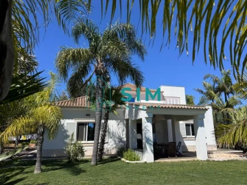 Moradia T5 para Venda em Luz de Tavira e Santo Estêvão