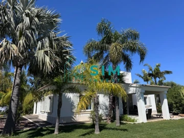 Moradia T5 para Venda em Luz de Tavira e Santo Estêvão