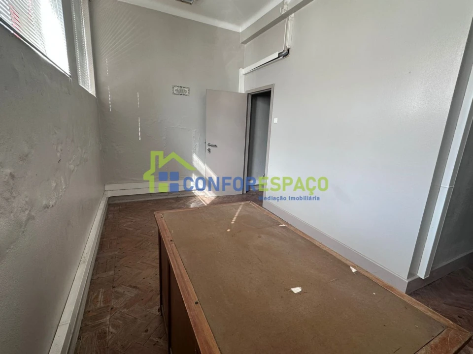 Moradia T3 para Venda em Escalos de Cima e Lousa Foto 4