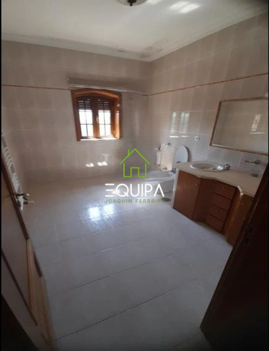 Moradia T9 para Venda em Meinedo Foto 4