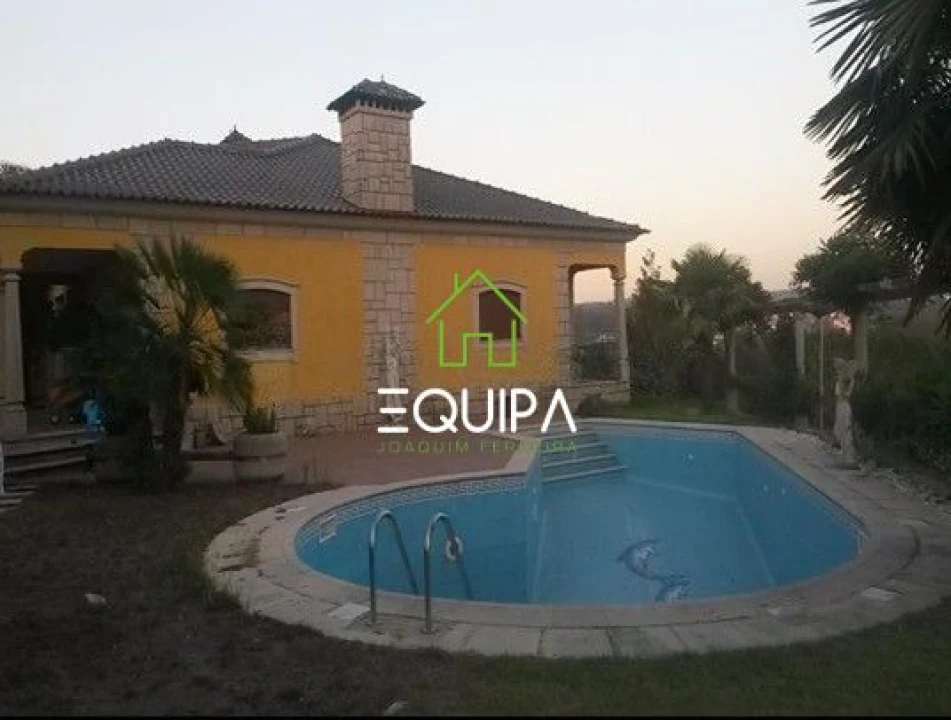 Moradia T9 para Venda em Meinedo Foto 1