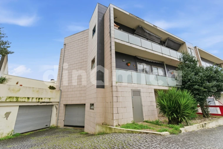 Apartamento T3 para Venda em Seide Foto 36