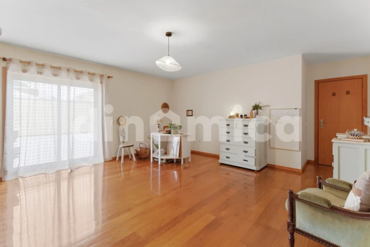 Apartamento T3 para Venda em Seide Foto 25