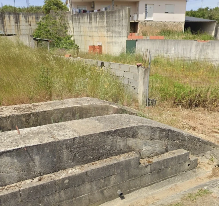 Terreno para Venda em Cela Foto 2