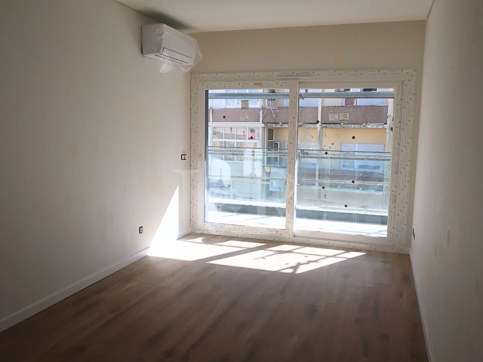 Apartamento T4 para Venda em Almada, Cova da Piedade, Pragal e Cacilhas Foto 15