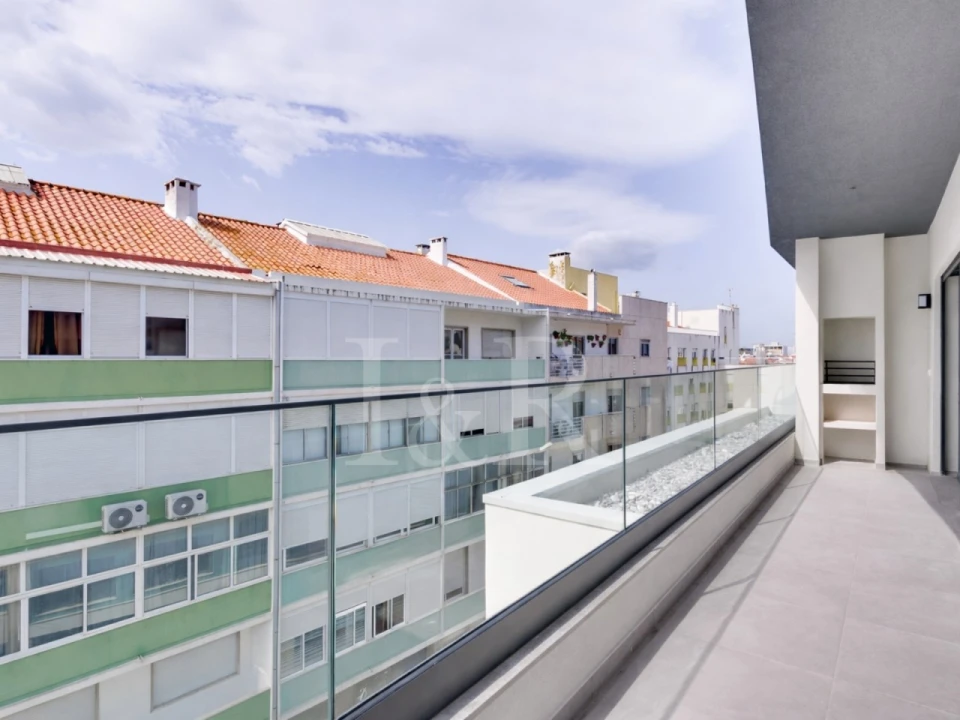 Apartamento T4 para Venda em Almada, Cova da Piedade, Pragal e Cacilhas Foto 1