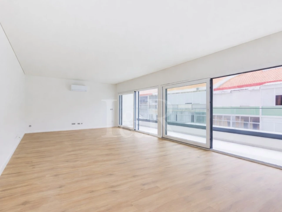 Apartamento T4 para Venda em Almada, Cova da Piedade, Pragal e Cacilhas Foto 4