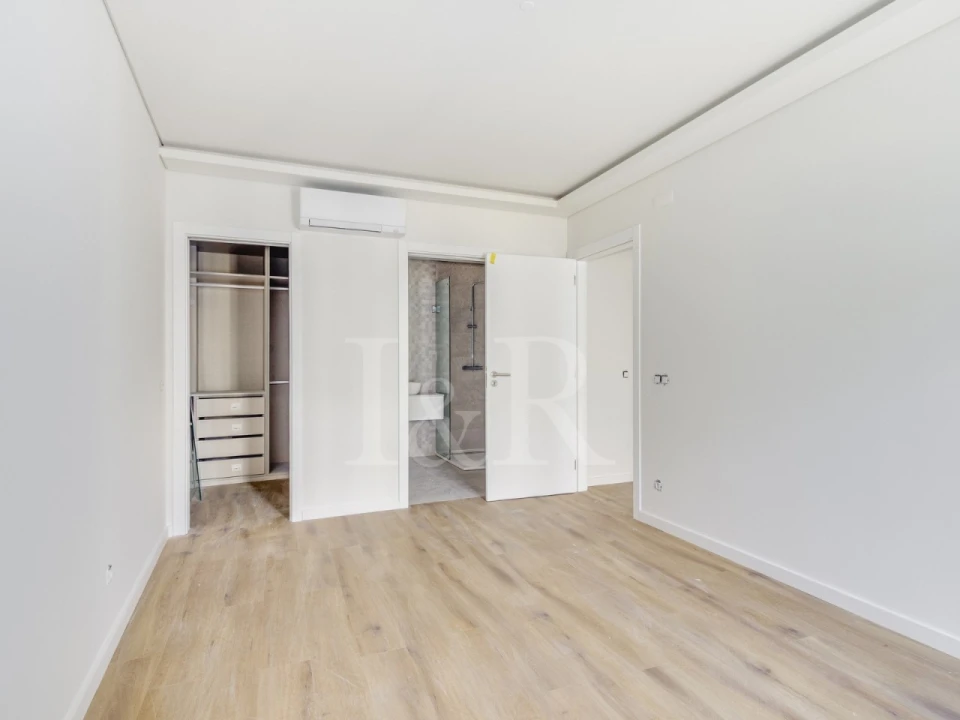 Apartamento T4 para Venda em Almada, Cova da Piedade, Pragal e Cacilhas Foto 15